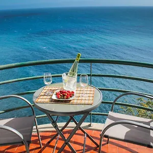 above-the-sea-apartment.madeira-islandshotels.com/